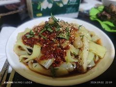 -烤肉小伙烤肉店