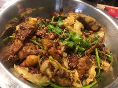 -愉肴麻辣香锅(中山路店)