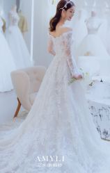 -艾米丽婚纱礼服