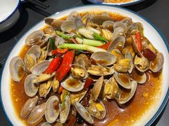 葱姜炒花蛤-鑫悦楼煎蟹·16年海鲜大排档
