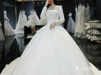 一眼心动法式缎面婚纱赫本风的女孩梦