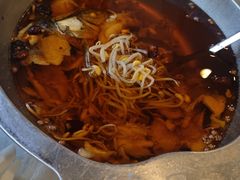 -鑫巴蜀小镇 · 水煮鱼专研店(玉桥店)