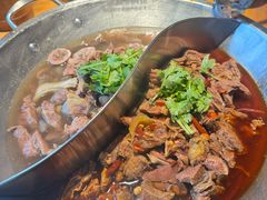 -大众跷脚牛肉馆·非遗传承单位(峨眉山店)