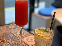 特调梅子金汤力-LESCEDARS Brasserie Bistro香柏树