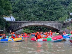 -安吉龙王山峡谷漂流