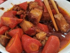 胡萝卜红烧肉-大邑李记肥肠血旺
