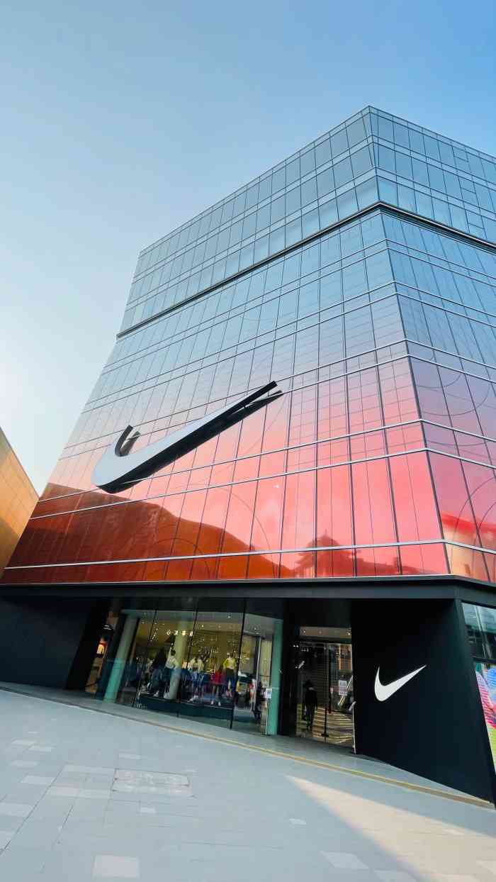 nike(王府井步行街店)-"午后原计划跑长安街,王府井等红灯时意外发.