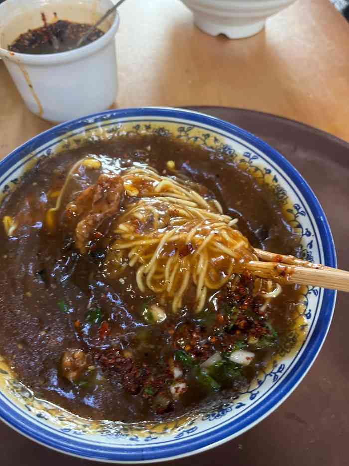 银鲜牛肉面(东街小巷店)-"回老家阆中,每次都比需吃牛肉面,阆中的牛.