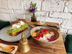 牛油果温泉蛋吐司-O'mills Sourdough Bakery&Bistro(永嘉路店)