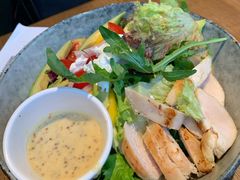 鸡肉牛油果芒果色拉-Wagas沃歌斯(合生汇店)