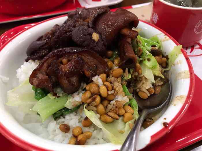 喜盈猪61闽南猪脚饭(灌口店)-"脏死了 点餐的妹子,点完餐,手东摸西.