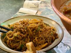 干拌油香饵丝-浩海火烧云傣家菜(京广店)