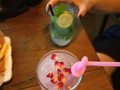 -蓝壁虎咖啡酒馆