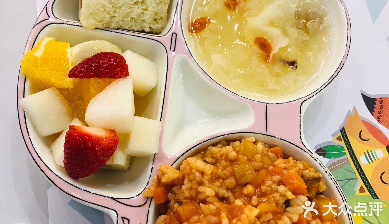 儿童套餐里面的牛肉饭胡椒放的有点多孩子觉得辣吃不了