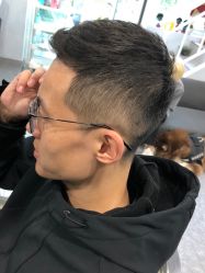 -15C7 男士理发馆 烫染专业店