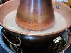 -果松木炭酸菜铜火锅·外婆参鸡汤