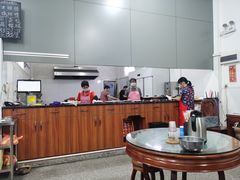 -容里煲仔饭(利丰北路店)