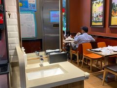 -The Habit Burger Grill 哈比特汉堡(爱琴海店)