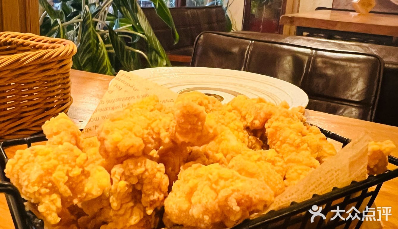 谁会拒绝吹着海风看着海浪享受美食呢！