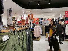 -优衣库(哈尔滨中央大街店)