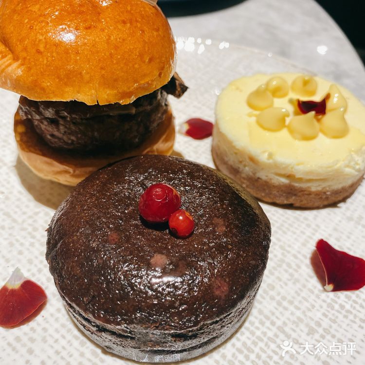 gaga国贸新店，地下花园网红下午茶[吐]｜北京探店