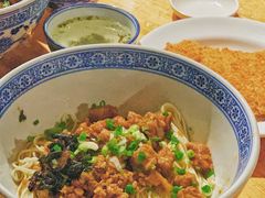 辣肉面-沪西老弄堂面馆(定西路店)