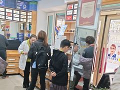 -豪门视光·星趣控·蔡司依视路眼镜代理商(中央大街店)