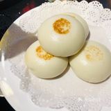 在我们住的酒店的对面，环境很好，我们不是饭点去的