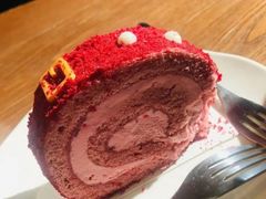 草莓红丝绒卷-星巴克(保定华创广场店)