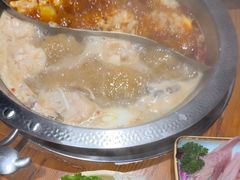 -东巴婆婆云南鱼豆花火锅(大东门店)