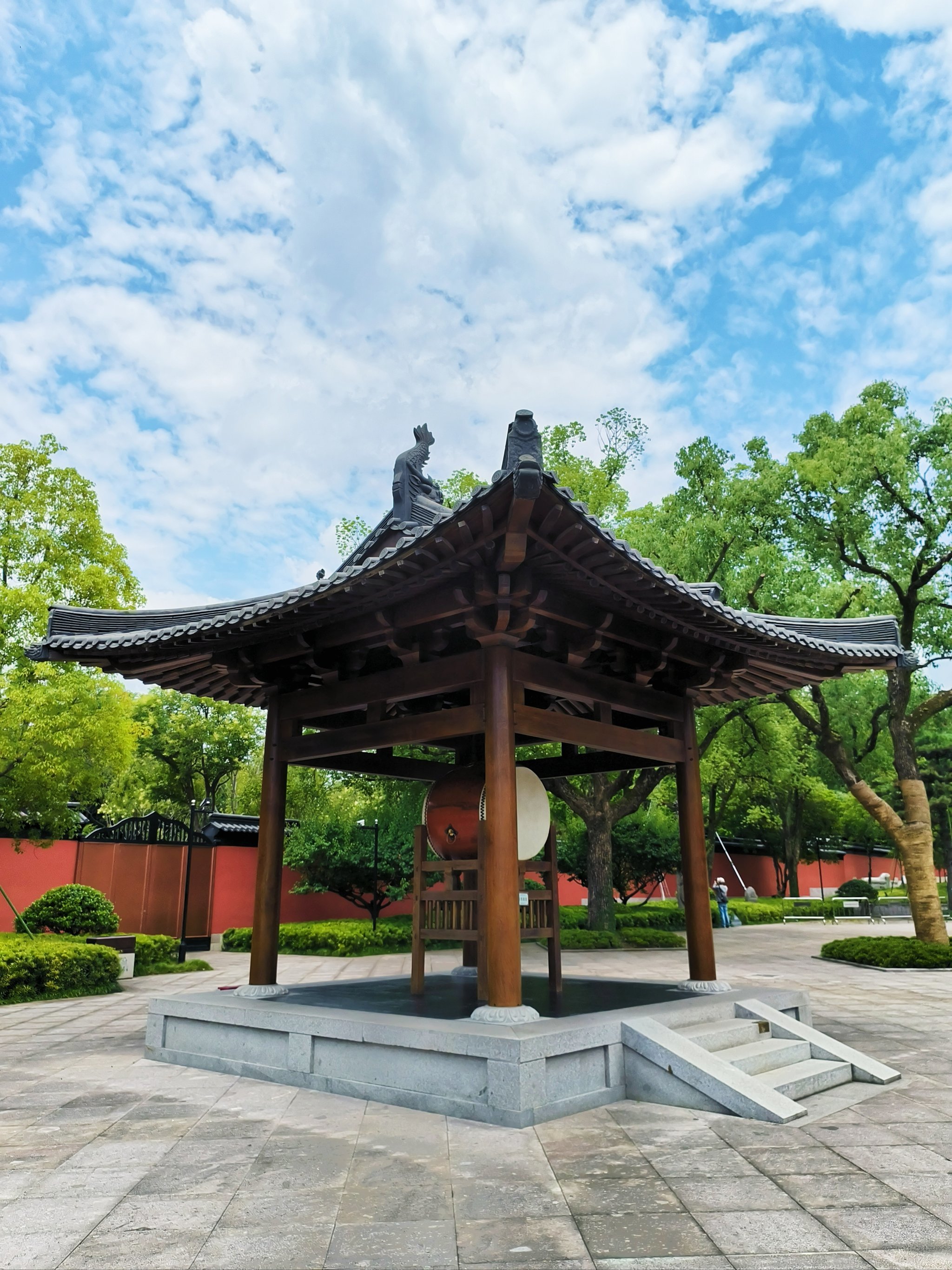 杭州第一个皇帝,几乎拥有所有男人的美德