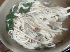 -亮亮面馆(经六路店)