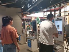 -中百仓储超市有限公司(越秀星汇维港店)