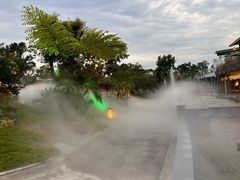 -茅草房·河畔园林火锅