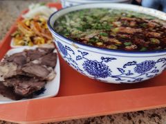 -吾穆勒蓬灰牛肉面·清真(北滨河中路店)
