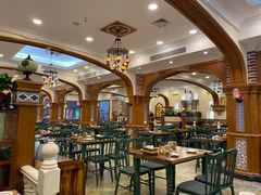 大堂-清真·玛丽亚新疆菜主题餐厅(浙江中路店)