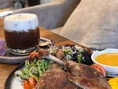 -FLOVIE FLORIST CAFE