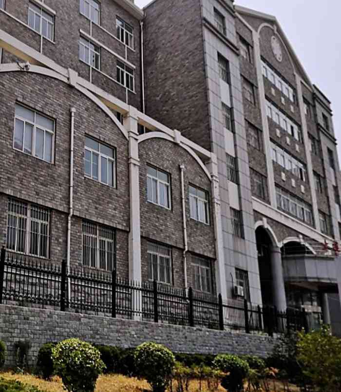 大连市七十九中学-"[糖果]环境:大连市第七十九中学位于中.