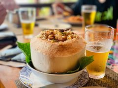 -卷心菜和避孕套餐厅(Pattaya)