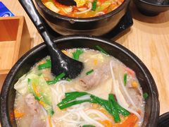 菌汤肥牛豆花过桥米线-云味馆过桥米线(皇庭广场店)