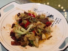 -刘姐啤酒鱼民族演艺餐厅(西街总店)