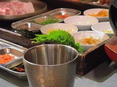 -围炉肉舍•炭烤活鳗•丹东海鲜烤肉(步行街店)