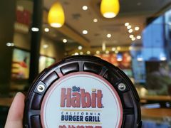 -The Habit Burger Grill 哈比特汉堡(爱琴海店)
