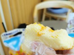流心咸蛋黄蛋糕-汤姆大师傅鲜香牛肉饼(深圳保利文化广场店)
