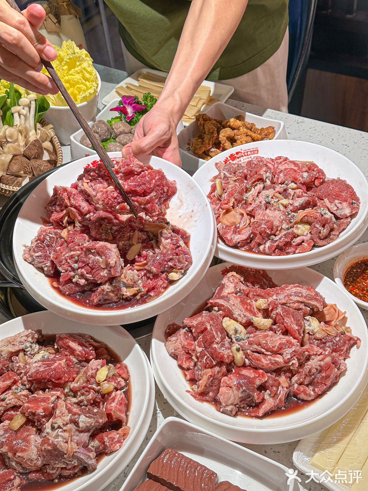只有高品质的牛肉～才经得住这样的锅底吧 ️霸王牛肉