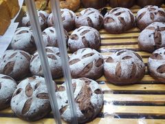 -万利隆·活力烘焙(人民路店)