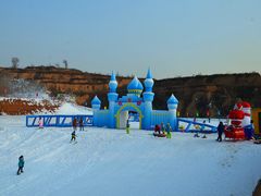 -采薇庄园四季滑雪场