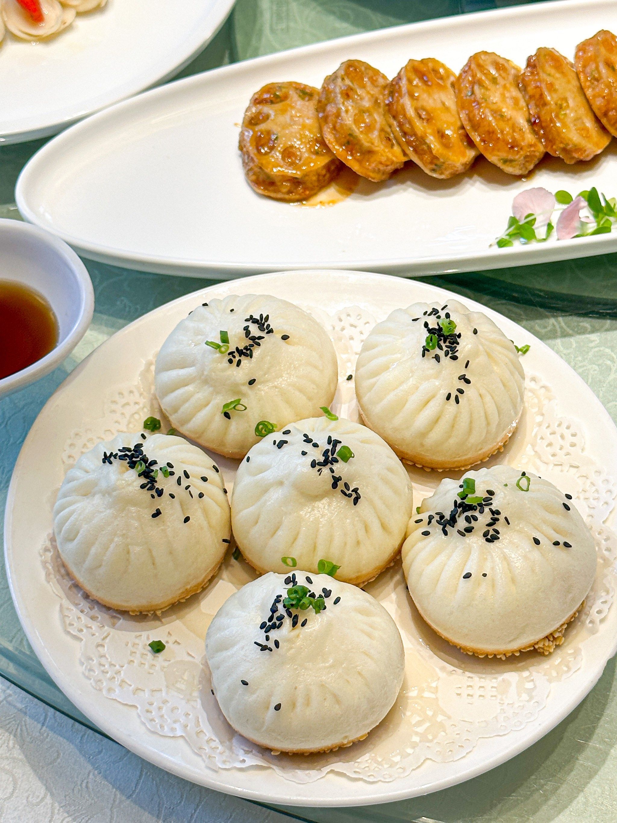 吃不腻的上海本帮菜 生煎小笼包太香啦!