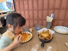 -必胜客(上海华谊新所店)
