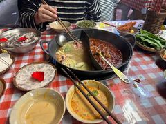 -赵美丽·重庆社区火锅·直营店(火车东站·中豪国际店)